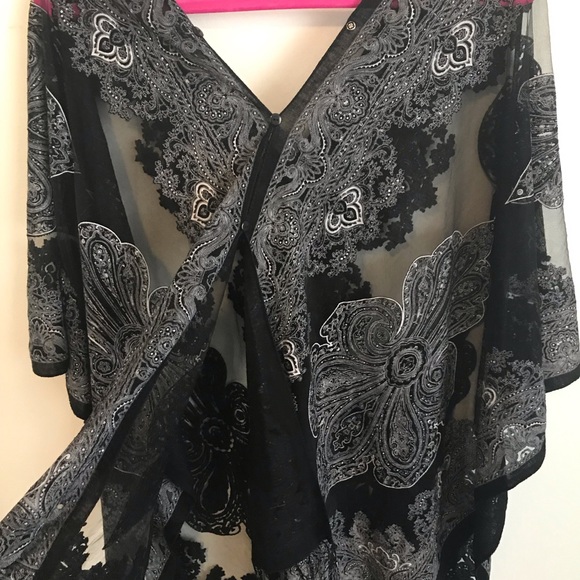 Beautiful Multi-Style Shall - Picture 5 of 5